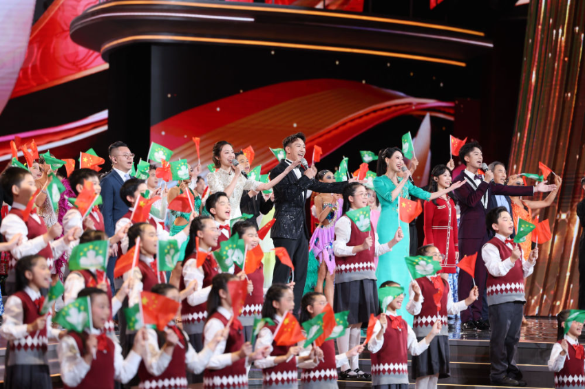 12月19日，庆祝澳门回归祖国25周年文艺晚会在澳门举行。