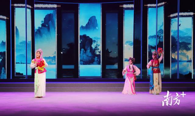 粤、潮、汉《表花》联演。