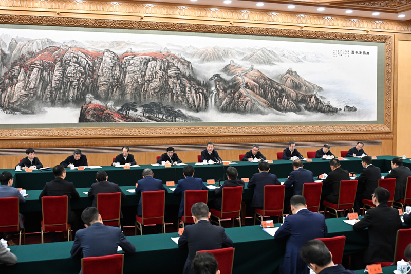 2月17日，中共中央总书记、国家主席、中央军委主席习近平在京出席民营企业座谈会并发表重要讲话。