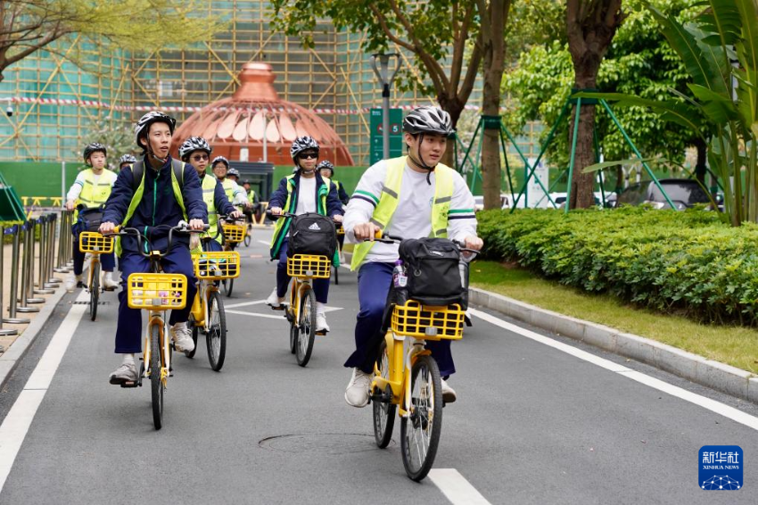 3月18日，澳门教业中学学生骑行至横琴澳门青年创业谷。