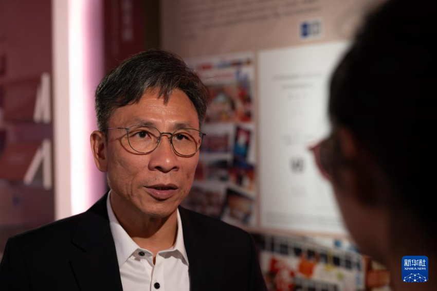 香港国家安全展览厅负责人张建光接受记者采访（2024年10月4日摄）。 