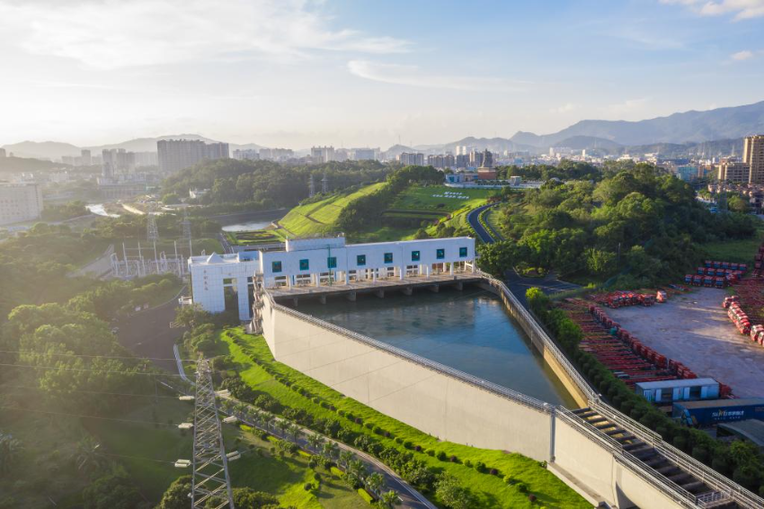这是位于广东东莞的东深供水工程重要节点——金湖泵站。