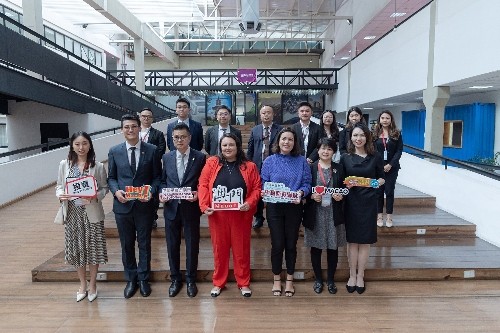 图为企业家代表在巴西开展系列商贸交流活动。