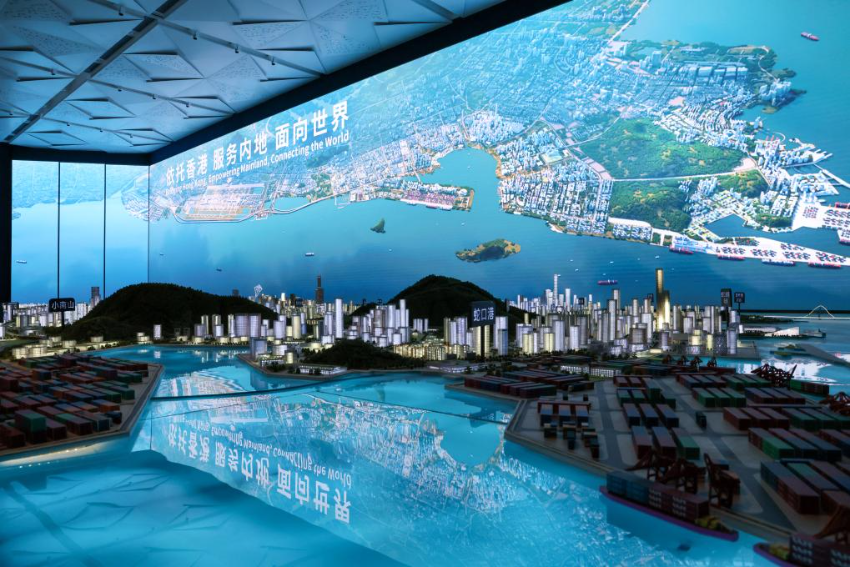 4月23日拍摄的前海展示厅。