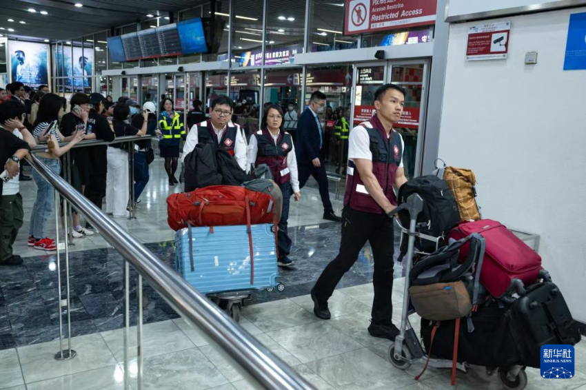 5月9日，中国国际应急医疗队（澳门）抵达澳门国际机场。
