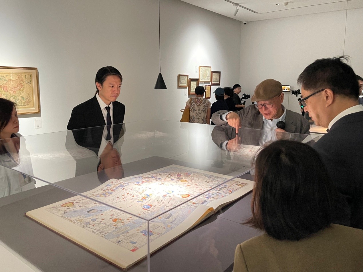 “看·书”艺术展览现场。