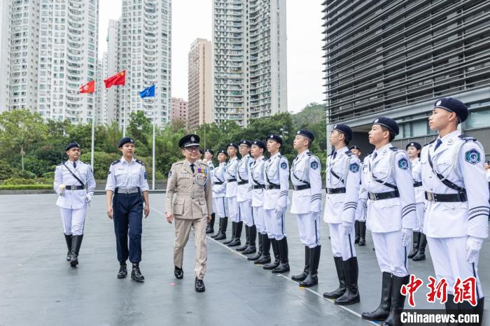 5月25日，香港特区政府入境事务处在屯门入境事务学院举行2025年度入境事务处青少年领袖团大会操暨队员晋升典礼。