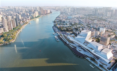 图为位于广州市荔湾区的白鹅潭大湾区艺术中心。