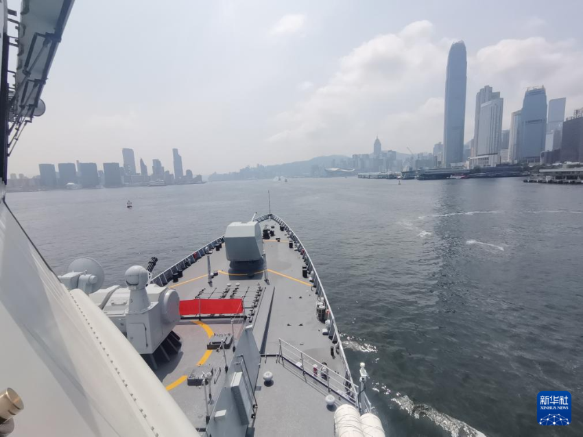 7月7日，湛江舰驶离维多利亚港。