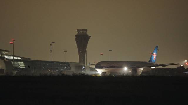 广州白云国际机场第五跑道成功试飞