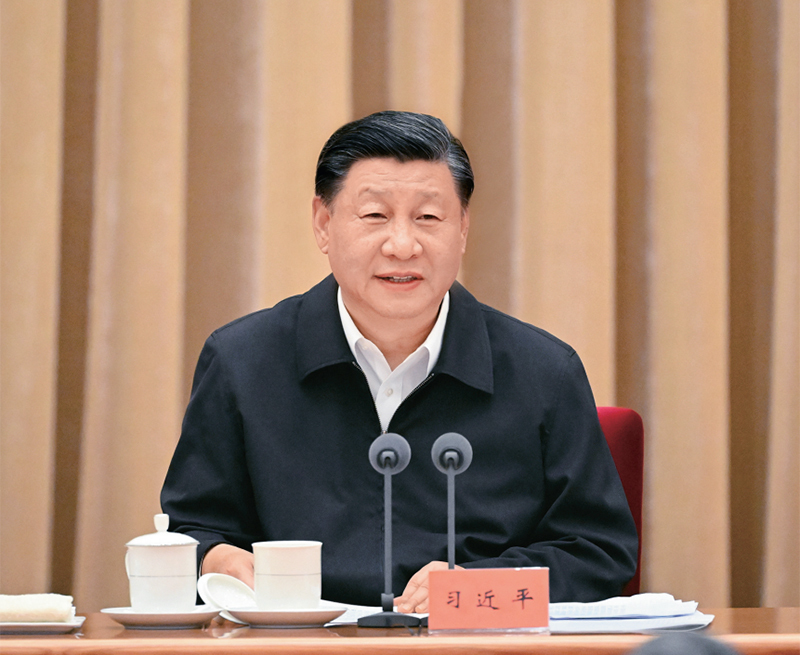 2023年7月17日至18日，全国生态环境?；ご蠡嵩诒本┱倏?。中共中央总书记、国家主席、中央军委主席习近平出席会议并发表重要讲话。图片来源：新华网