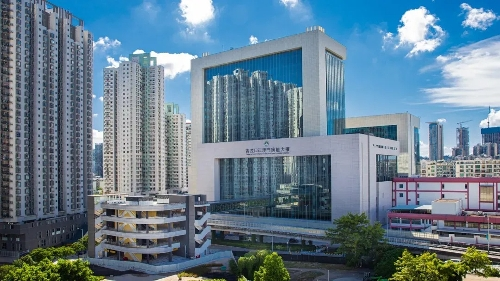 图为青茂口岸大楼外观。